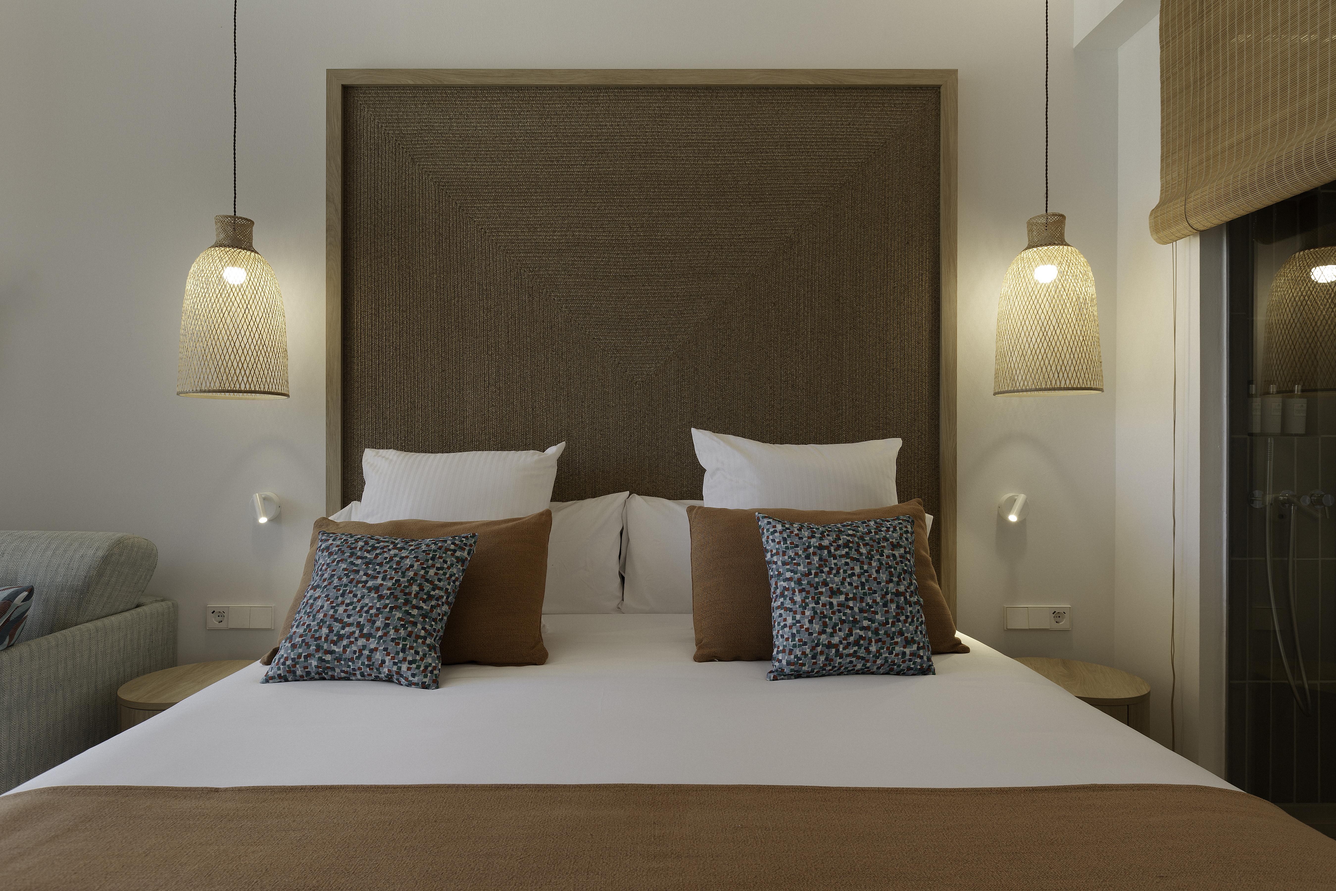 Cala San Miguel Ibiza Resort, Adults Only, Curio Collection By Hilton Port de Sant Miguel Екстер'єр фото A bedroom at the hotel