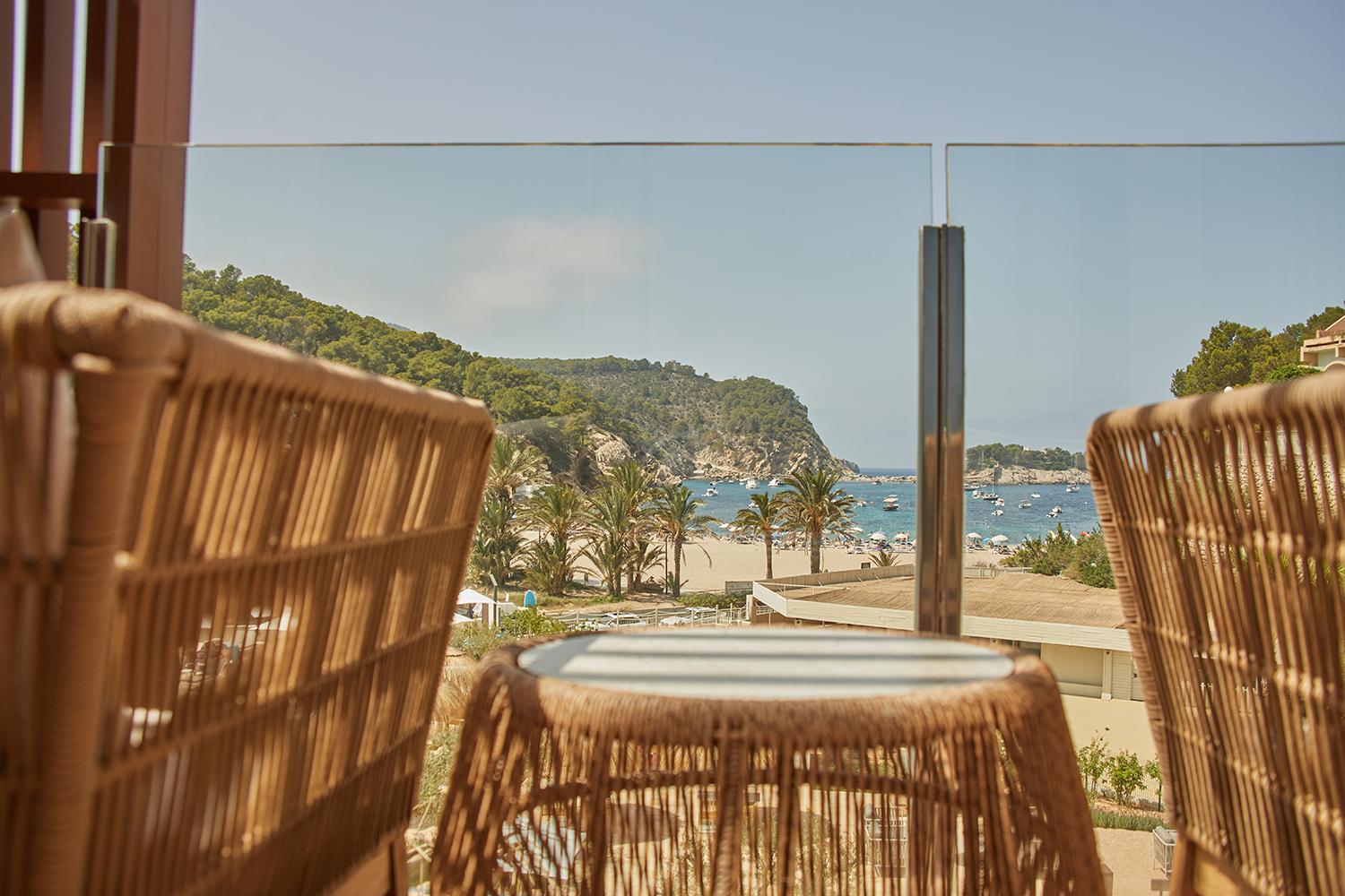 Cala San Miguel Ibiza Resort, Adults Only, Curio Collection By Hilton Port de Sant Miguel Екстер'єр фото View of the beach from the hotel