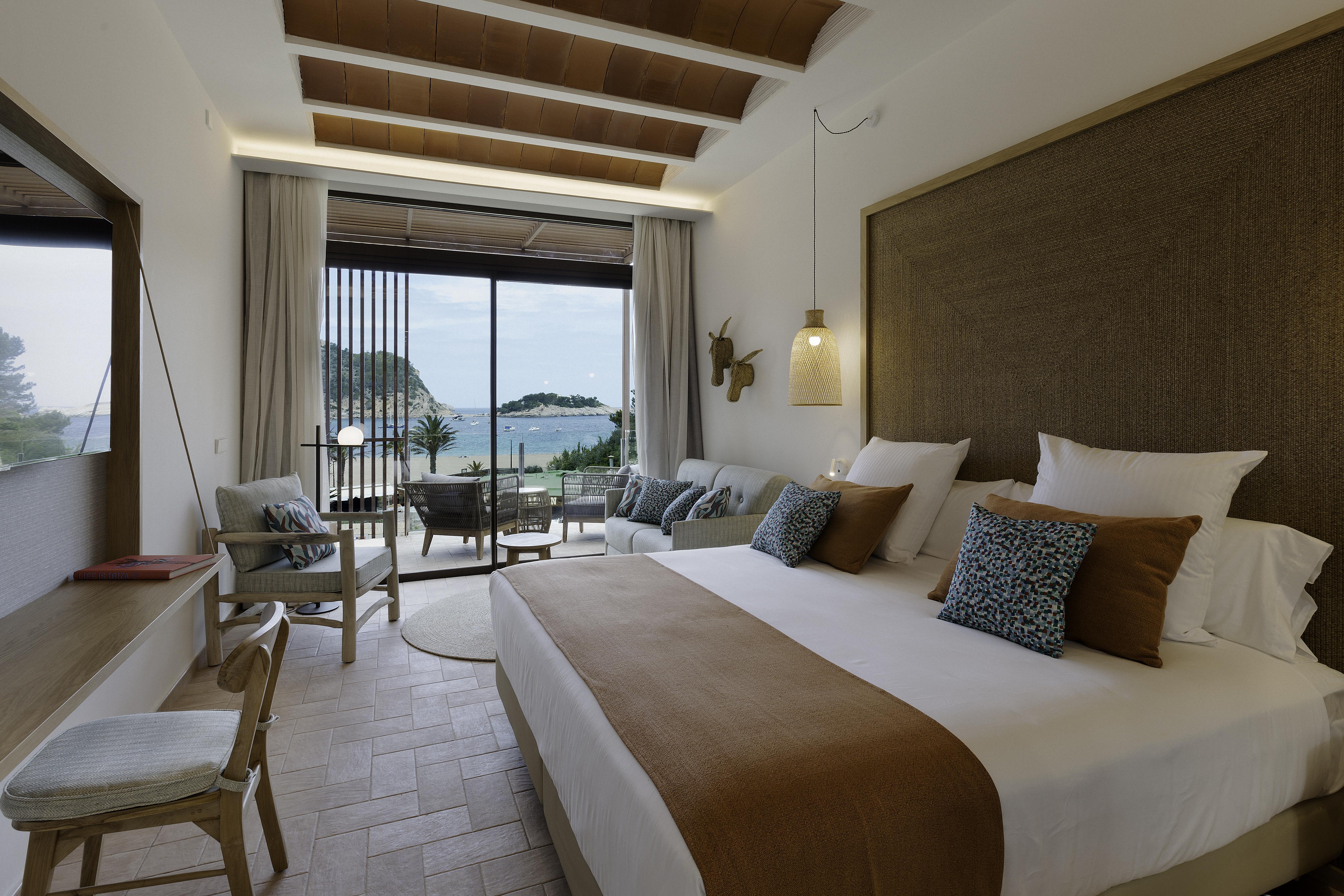 Cala San Miguel Ibiza Resort, Adults Only, Curio Collection By Hilton Port de Sant Miguel Екстер'єр фото Deluxe Seafront Room