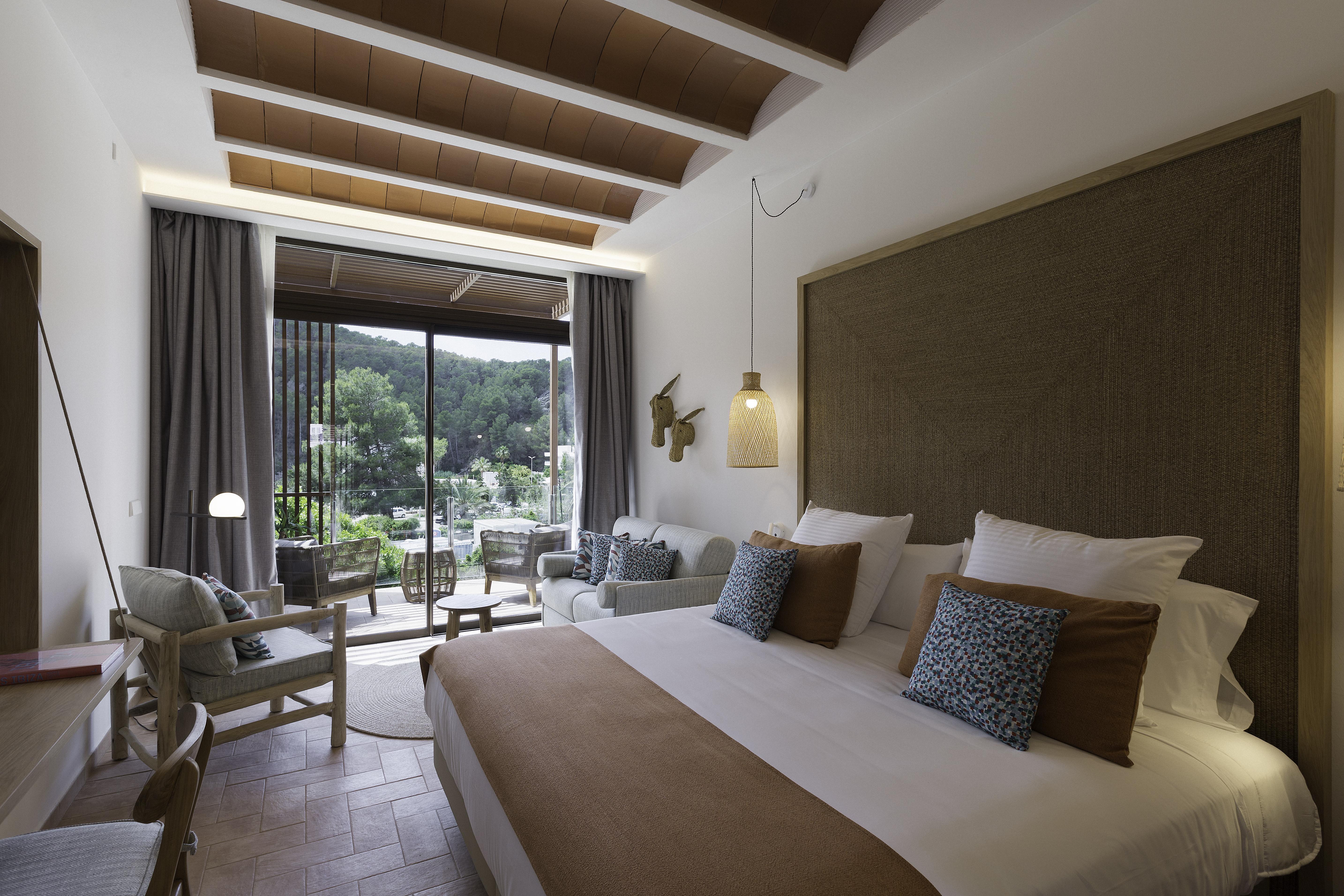 Cala San Miguel Ibiza Resort, Adults Only, Curio Collection By Hilton Port de Sant Miguel Екстер'єр фото Deluxe Room
