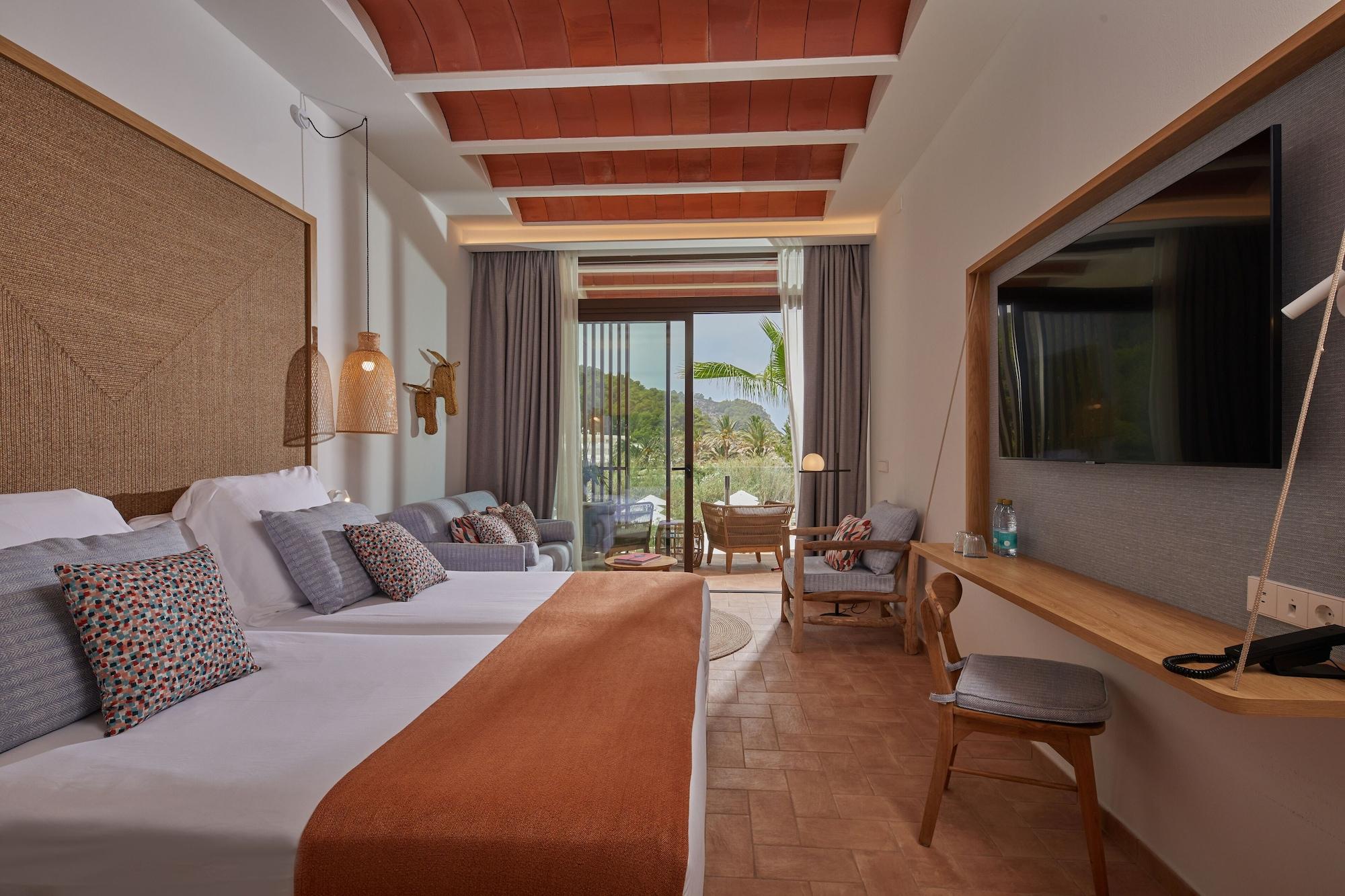 Cala San Miguel Ibiza Resort, Adults Only, Curio Collection By Hilton Port de Sant Miguel Екстер'єр фото Deluxe room