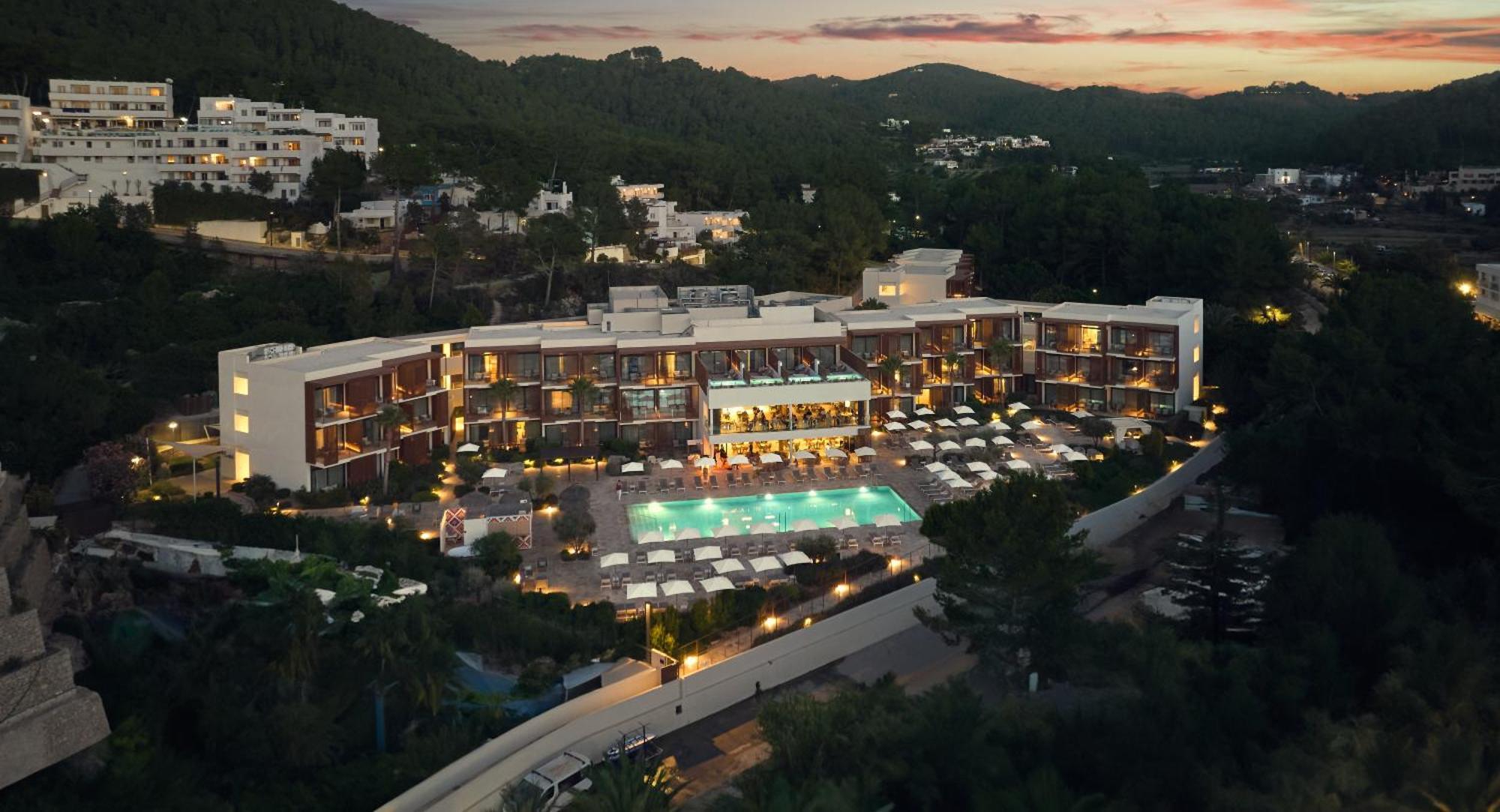 The Club Cala San Miguel Hotel Ibiza, Curio Collection By Hilton, Adults Only Port de Sant Miguel Екстер'єр фото