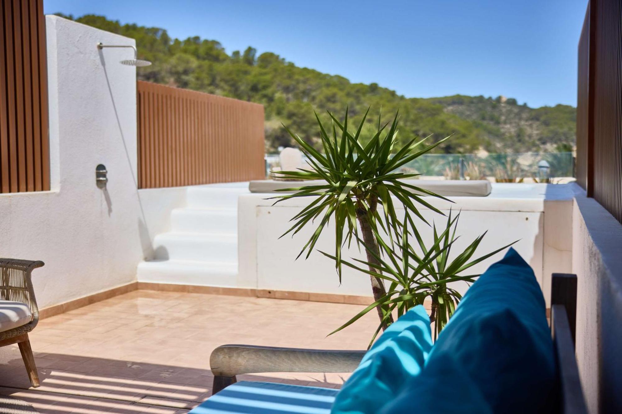 The Club Cala San Miguel Hotel Ibiza, Curio Collection By Hilton, Adults Only Port de Sant Miguel Екстер'єр фото