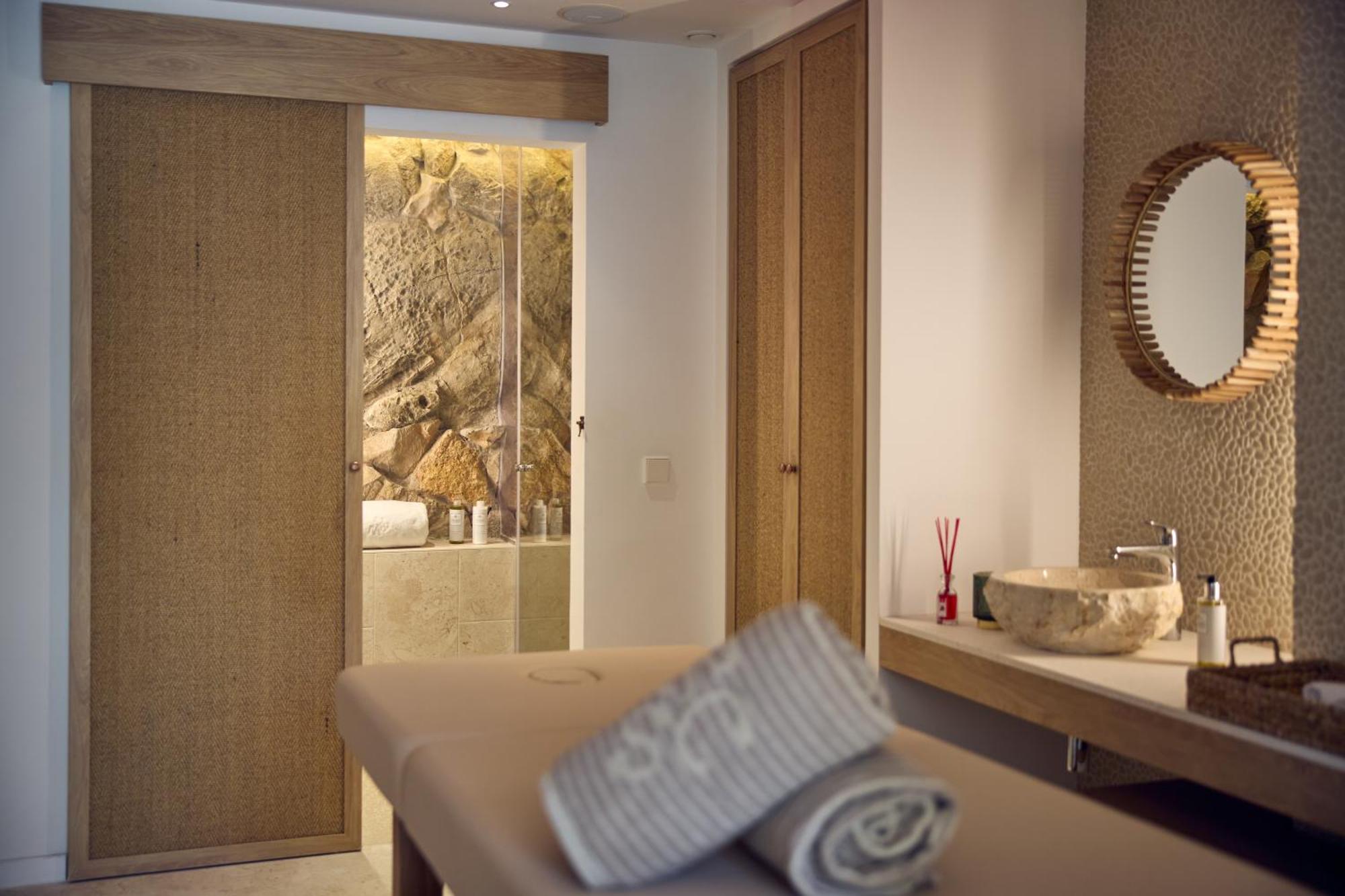Cala San Miguel Ibiza Resort, Adults Only, Curio Collection By Hilton Port de Sant Miguel Екстер'єр фото